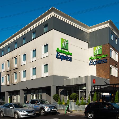 Holiday Inn Express London-Wimbledon-South, An Ihg Hotel Εξωτερικό φωτογραφία