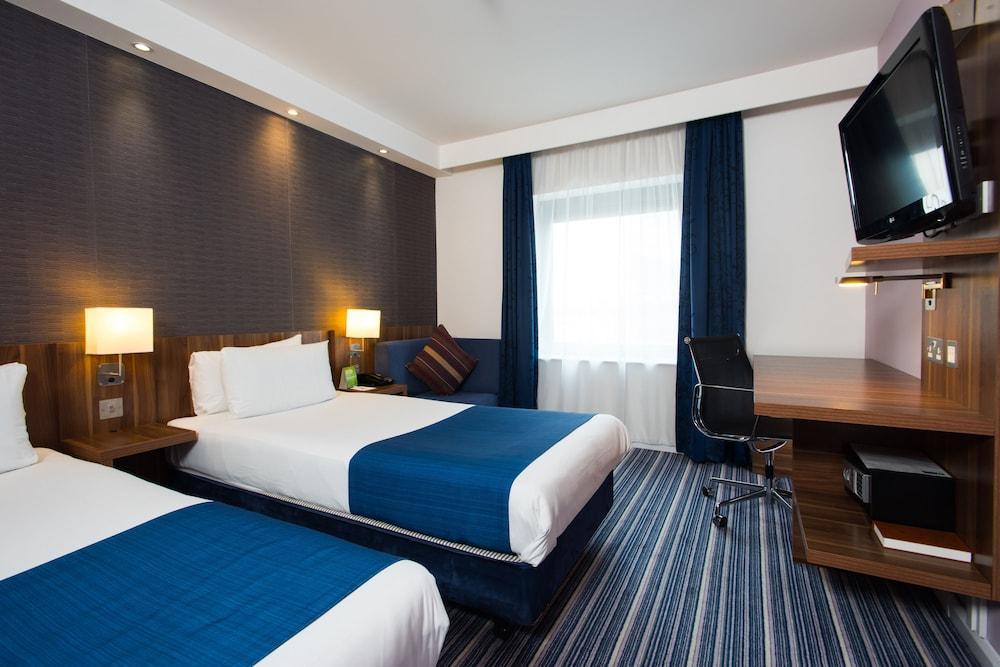 Holiday Inn Express London-Wimbledon-South, An Ihg Hotel Εξωτερικό φωτογραφία