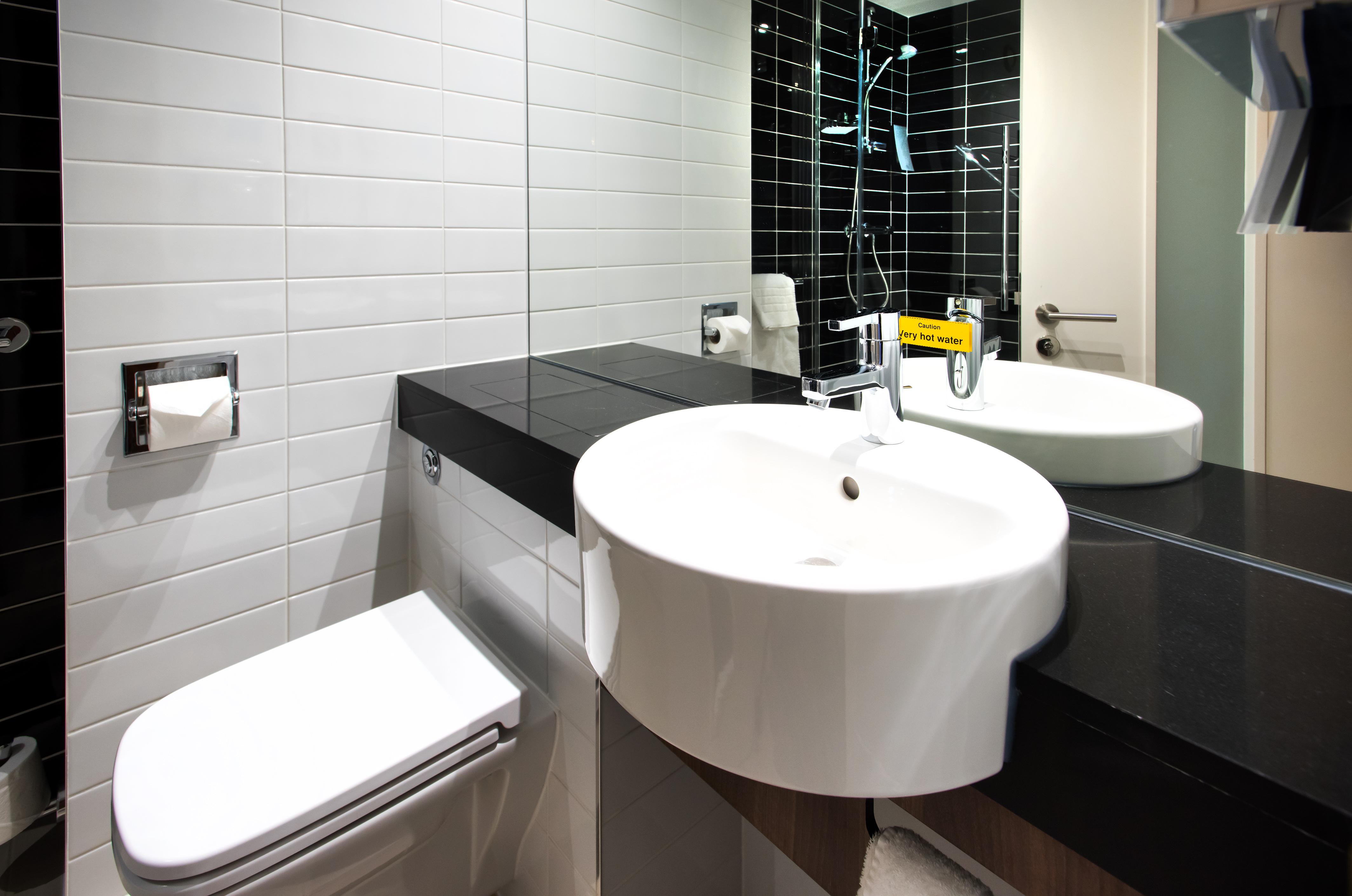 Holiday Inn Express London-Wimbledon-South, An Ihg Hotel Εξωτερικό φωτογραφία