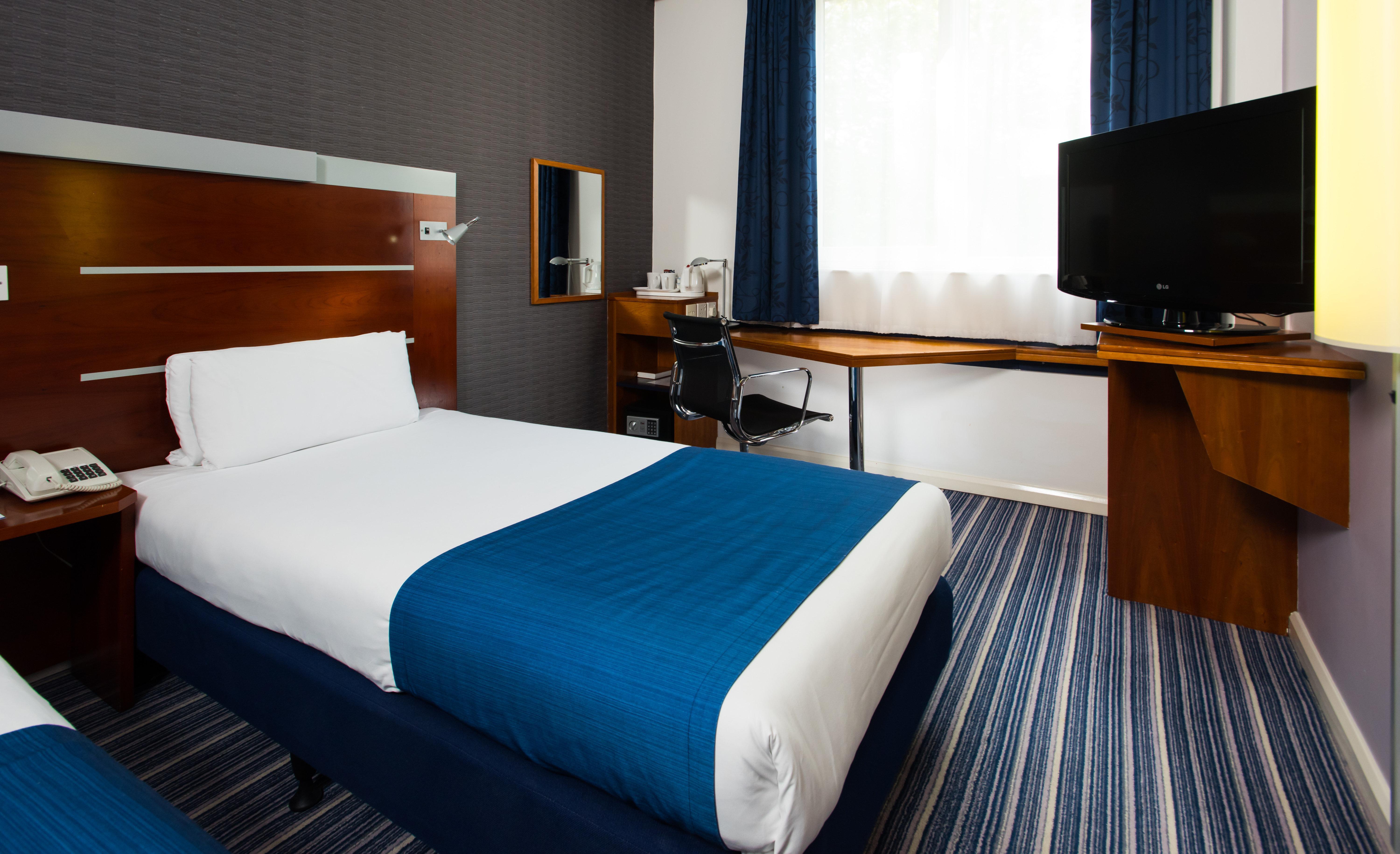 Holiday Inn Express London-Wimbledon-South, An Ihg Hotel Εξωτερικό φωτογραφία