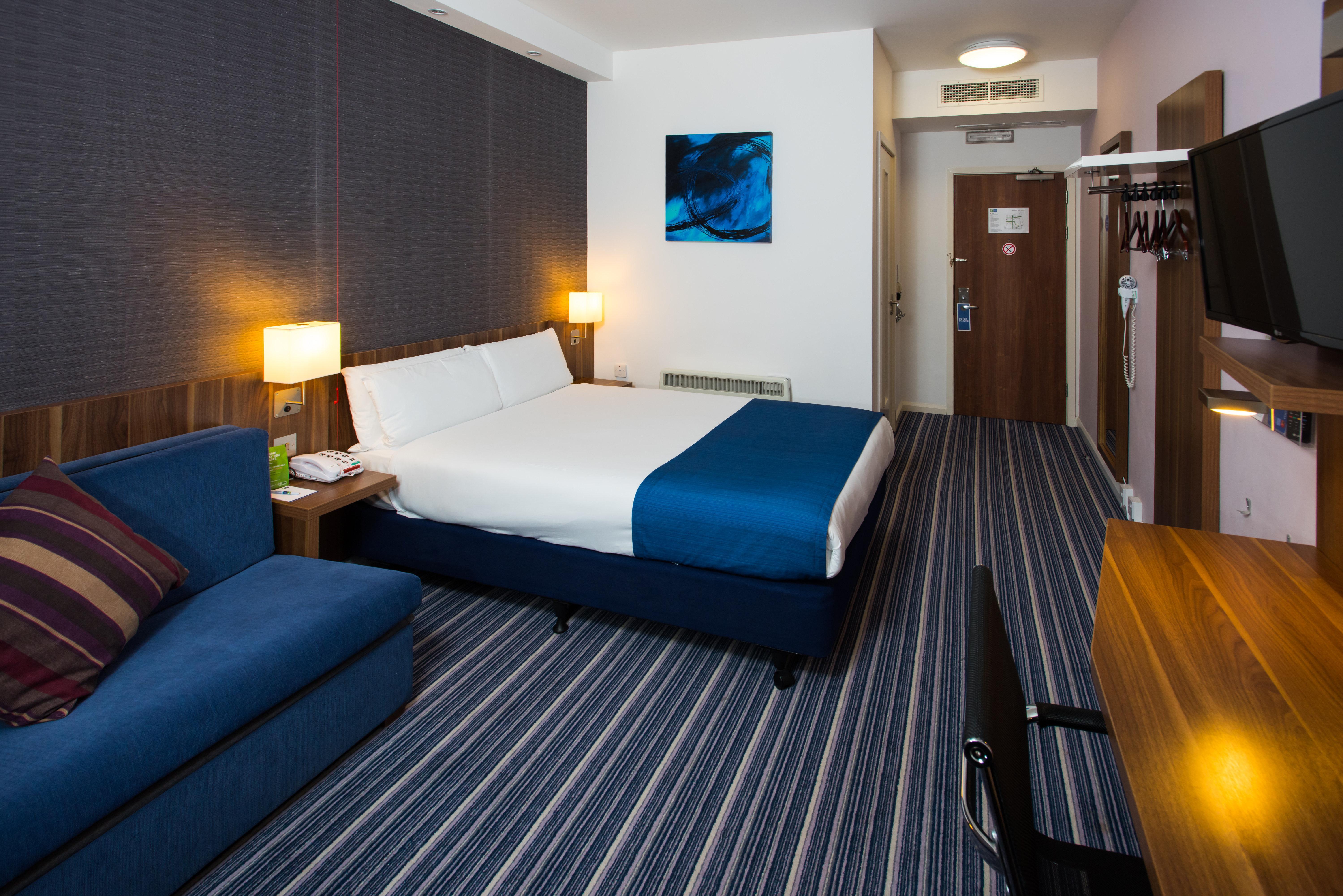 Holiday Inn Express London-Wimbledon-South, An Ihg Hotel Εξωτερικό φωτογραφία