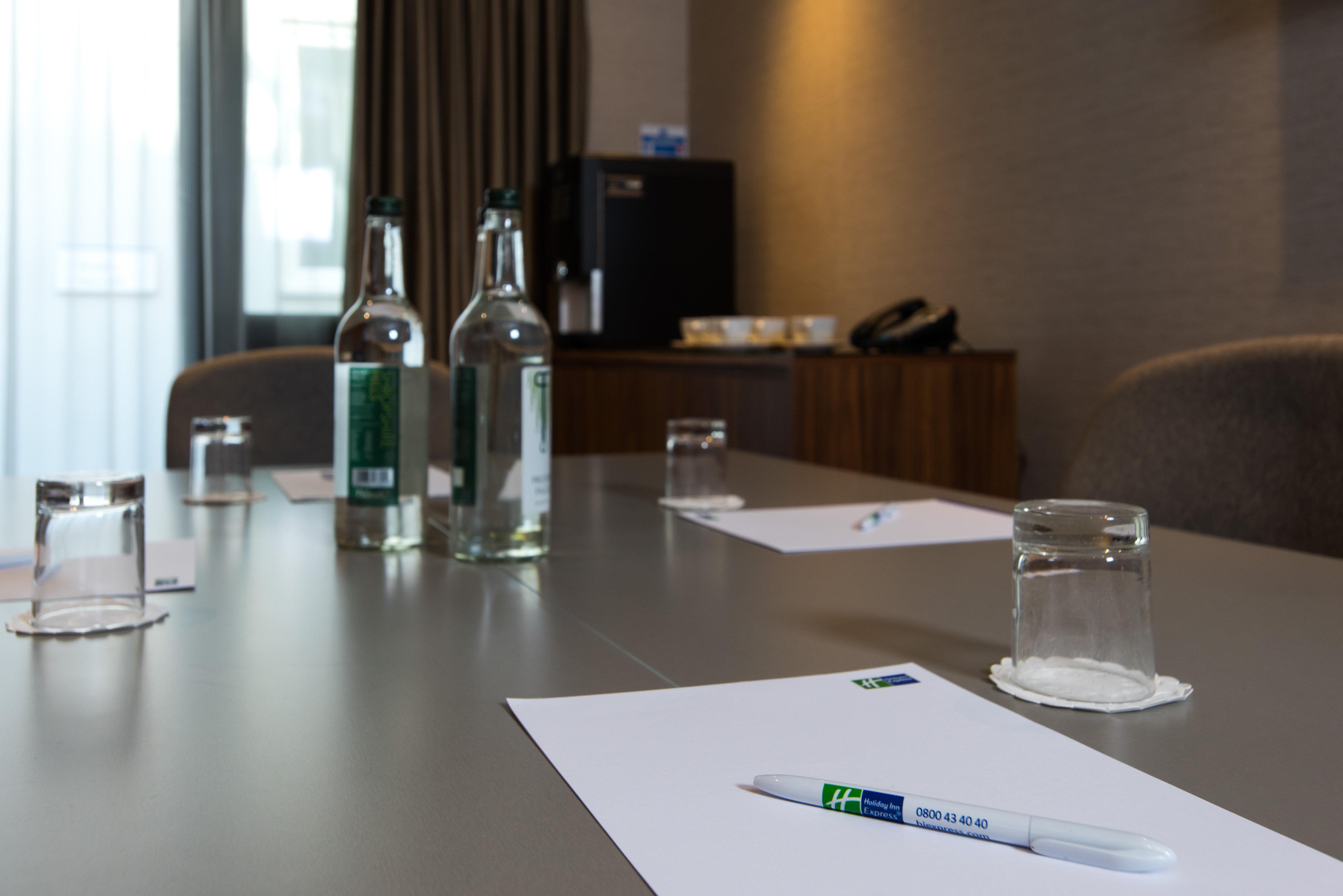 Holiday Inn Express London-Wimbledon-South, An Ihg Hotel Εξωτερικό φωτογραφία