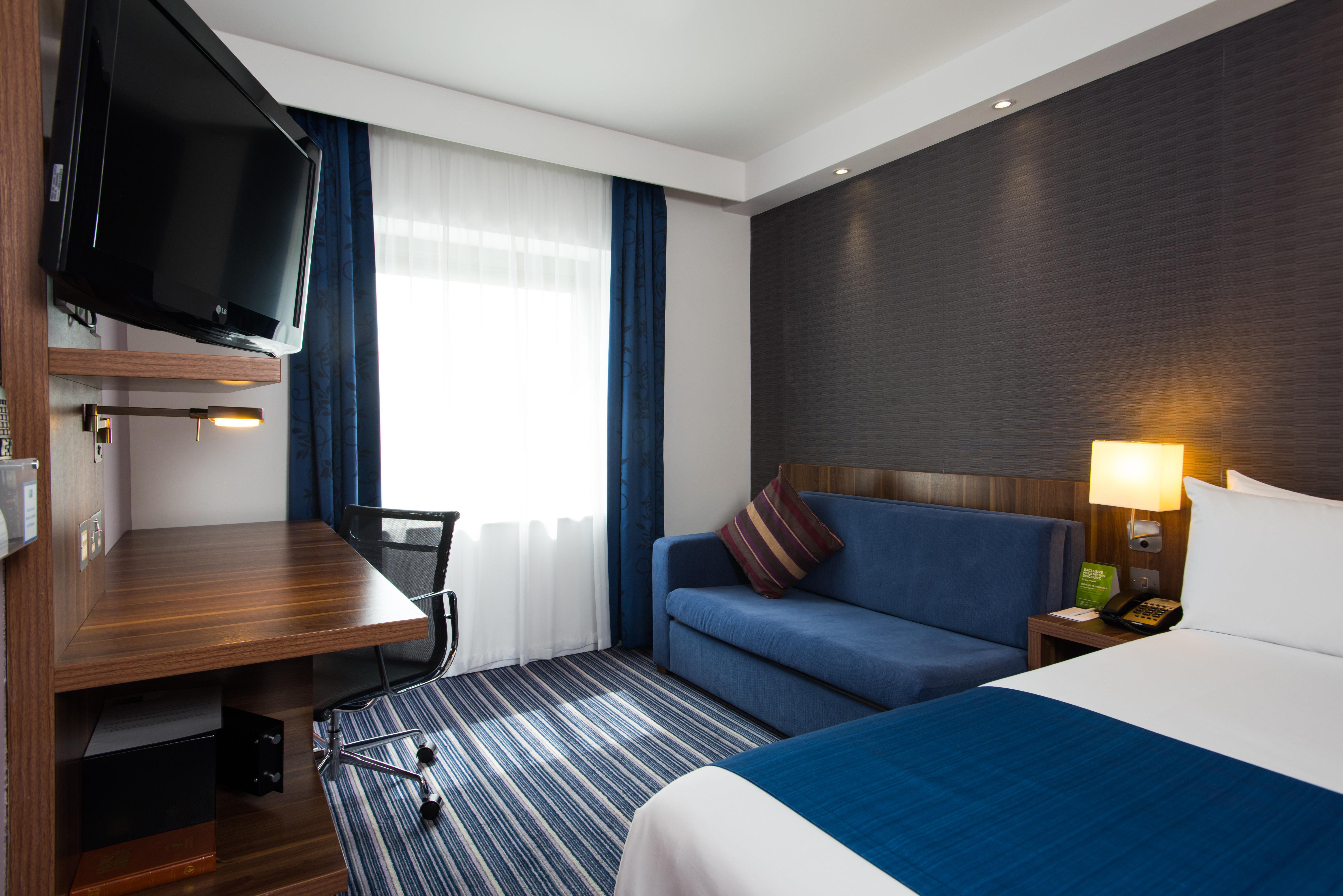 Holiday Inn Express London-Wimbledon-South, An Ihg Hotel Εξωτερικό φωτογραφία