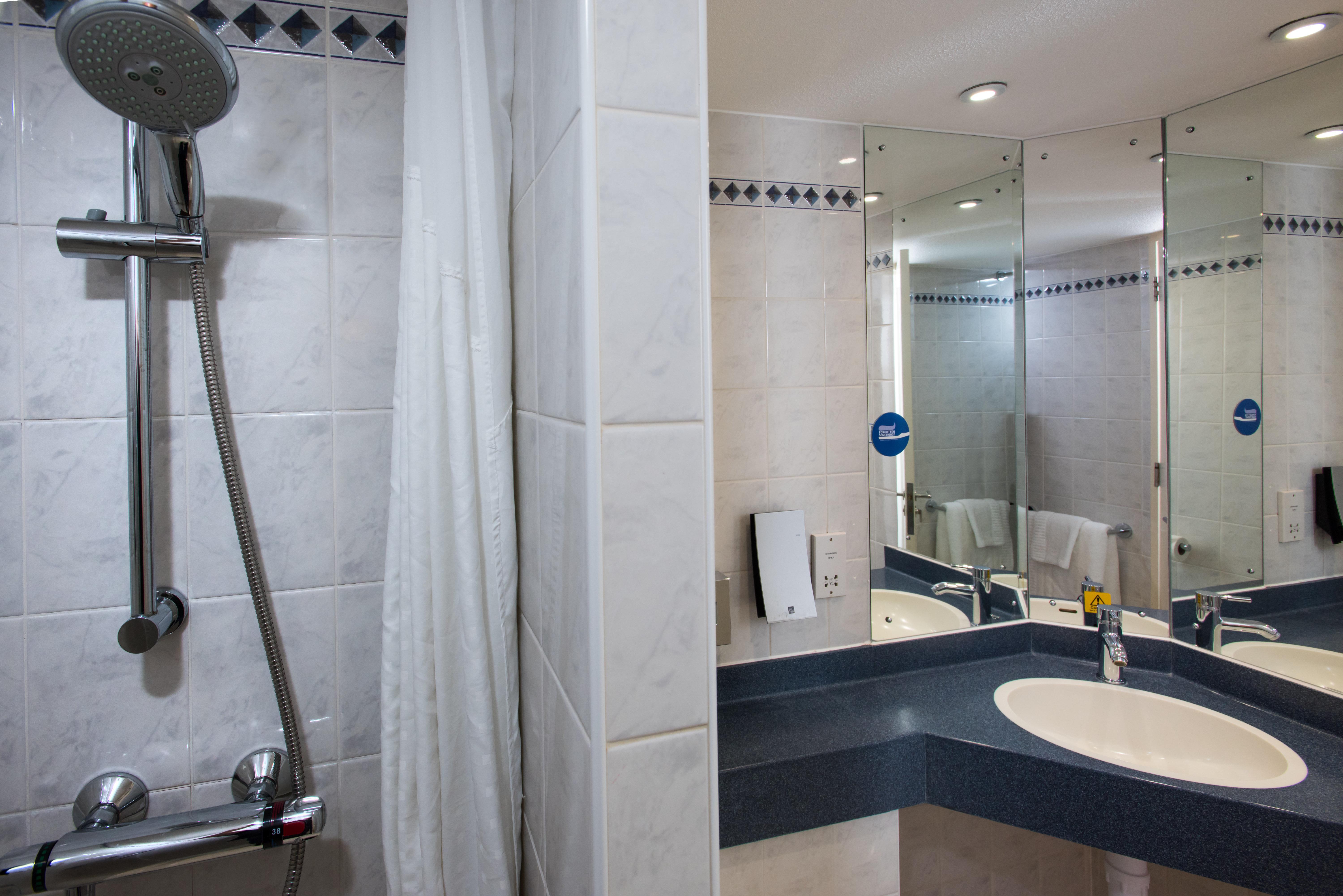 Holiday Inn Express London-Wimbledon-South, An Ihg Hotel Εξωτερικό φωτογραφία