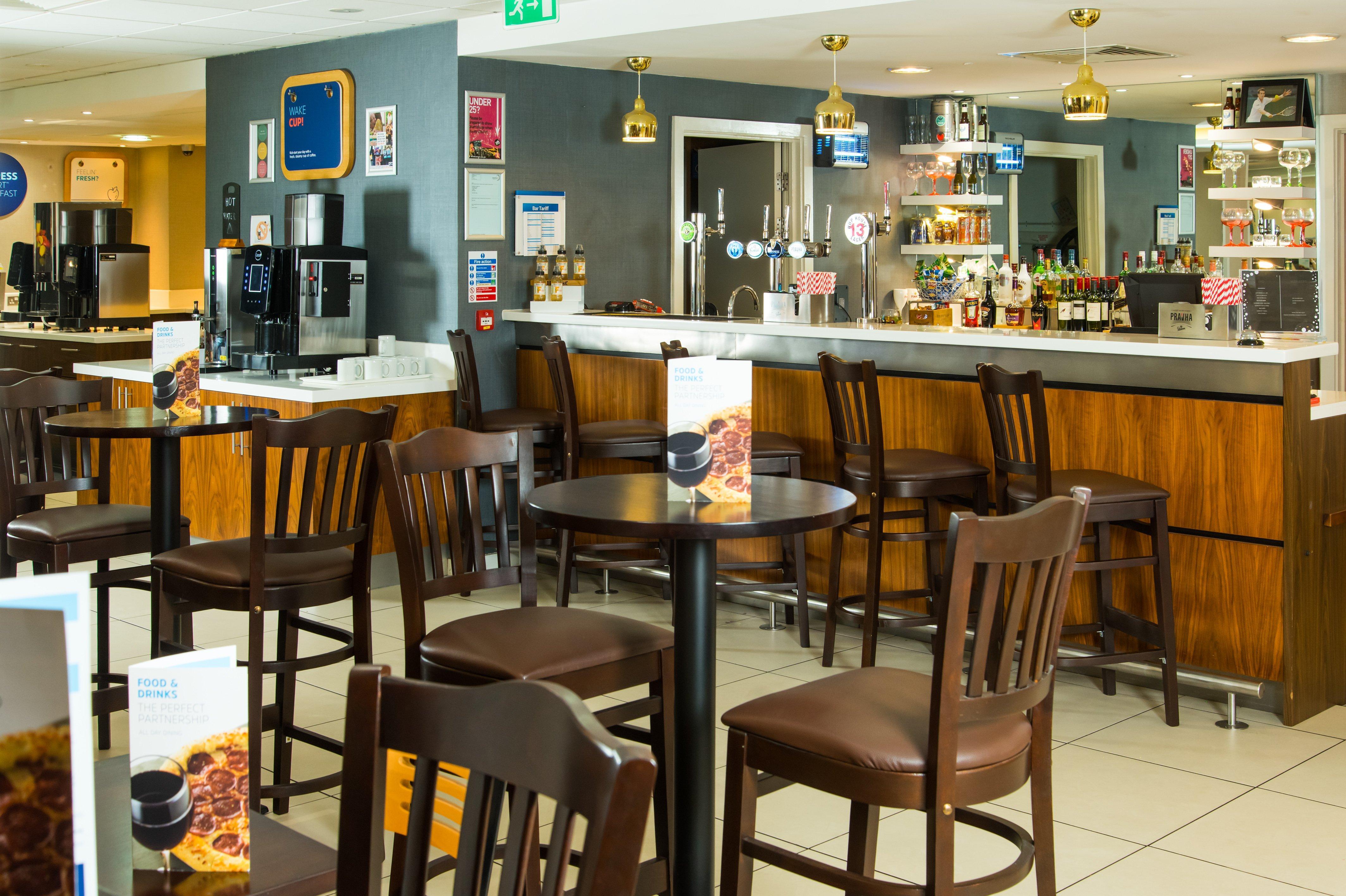Holiday Inn Express London-Wimbledon-South, An Ihg Hotel Εξωτερικό φωτογραφία