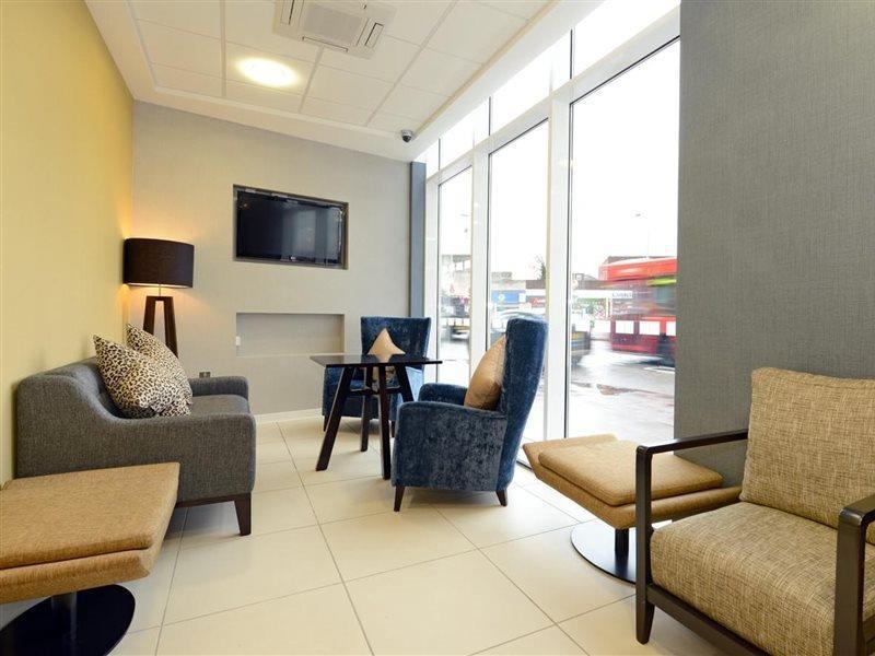 Holiday Inn Express London-Wimbledon-South, An Ihg Hotel Εξωτερικό φωτογραφία