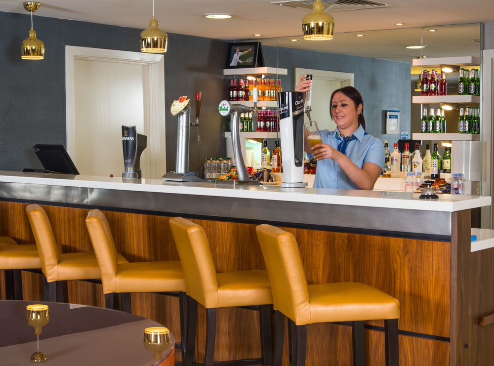 Holiday Inn Express London-Wimbledon-South, An Ihg Hotel Εξωτερικό φωτογραφία