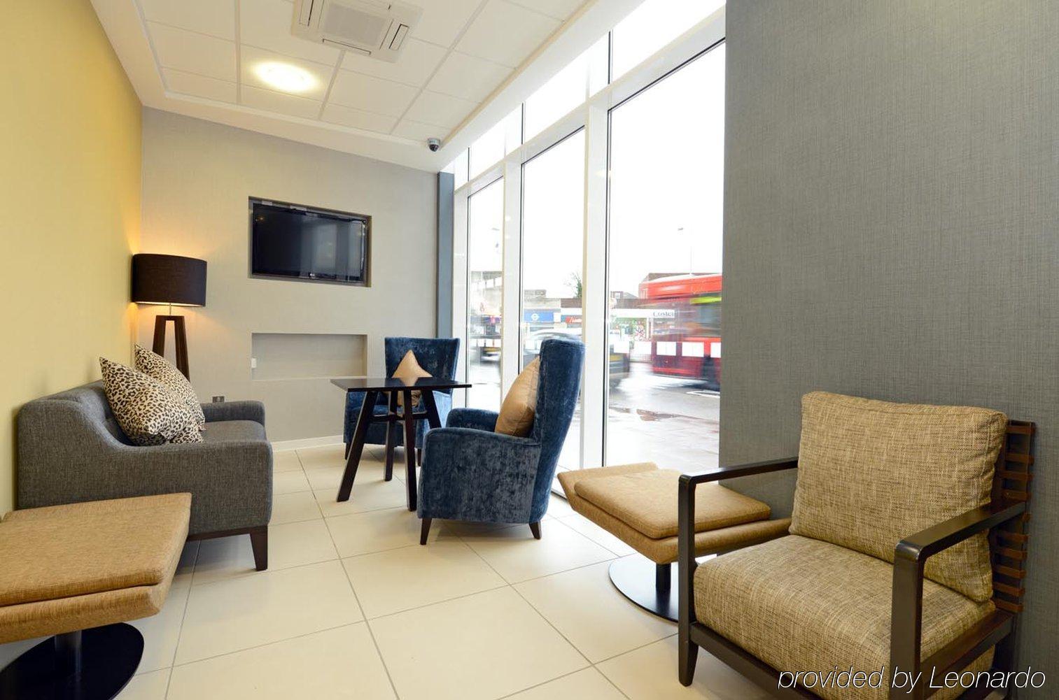 Holiday Inn Express London-Wimbledon-South, An Ihg Hotel Εξωτερικό φωτογραφία